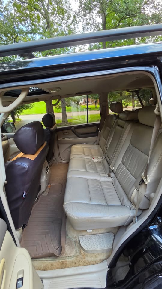 2003 Toyota Landcruiser in Knoxville, TN (photo 9) — photo 9
