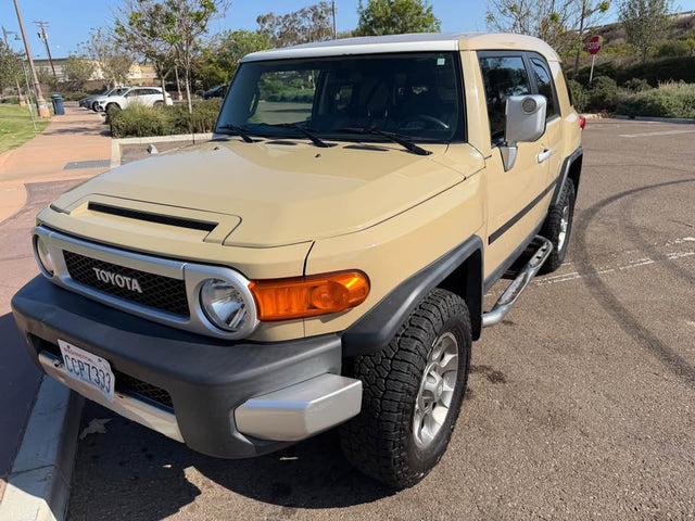 2014 Toyota FJ Cruiser 4x4 105k — photo 2