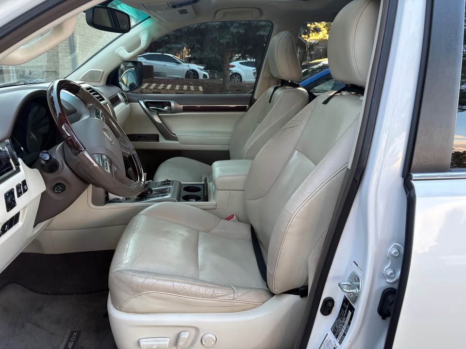 2019 Lexus GX · GX 460 Premium Sport Utility 4D (photo 6) — photo 6