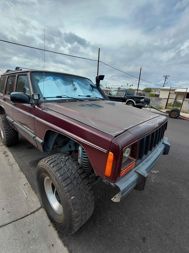 2000 Jeep Cherokee · SE Sport Utility 4D in Phoenix, AZ (photo 2)