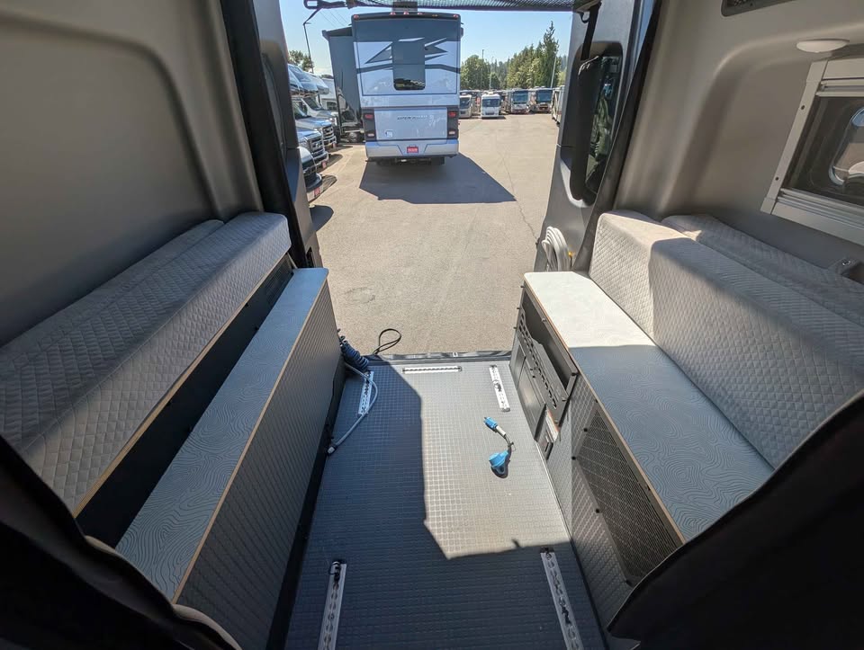 2025 Winnebago Revel Adventure Van 28K in Upgrades extra Lithionics Battery 48V  (photo 10) — photo 10