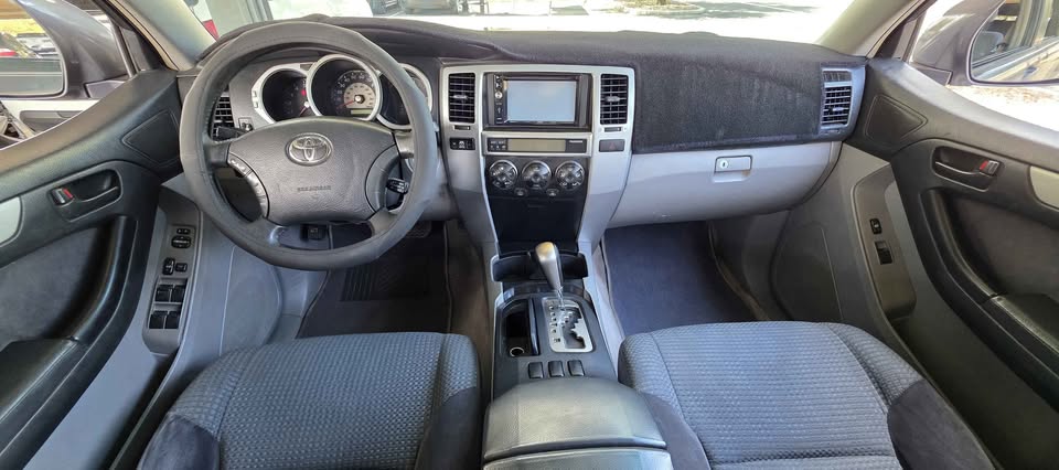 2004 Toyota 4Runner · SR5 Premium Sport Utility 4D in Tempe, AZ (photo 9)