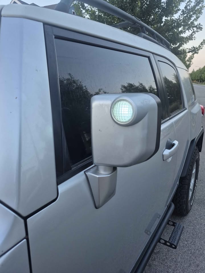 2007 Toyota FJ Cruiser · Sport Utility 2D in Austin, TX (photo 6) — photo 6