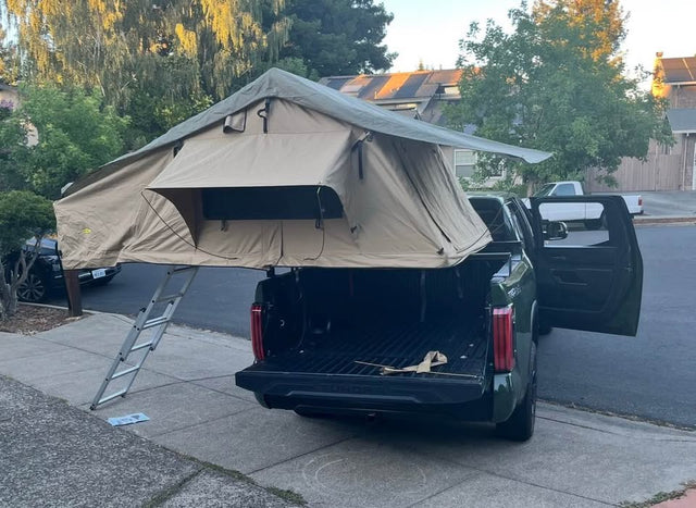 Smittybilt Overlander XL Roof Top Tent — photo 2