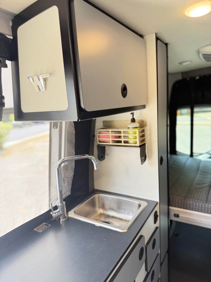 2021 Winnebago revel in Austin, TX (photo 8) — photo 8