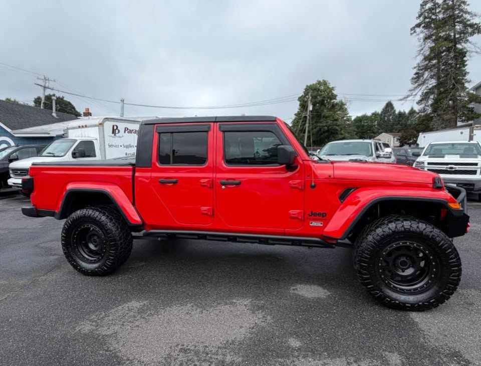 2020 Jeep Gladiator · Overland Pickup 4D 5 ft in Huntington, NY (photo 7) — photo 7