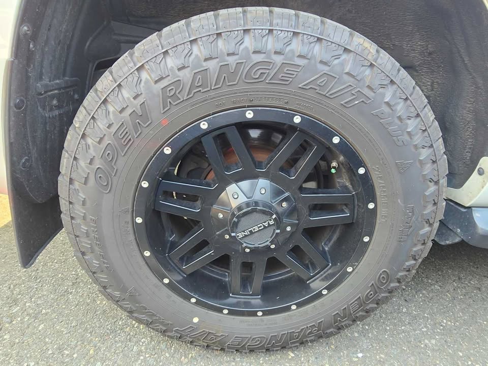 2017 Toyota Land Cruiser (photo 3) — photo 3