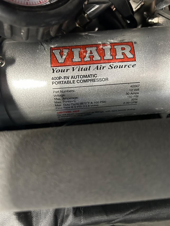VIAIR 400 P-RV Portable Air Compressor (photo 3) — photo 3