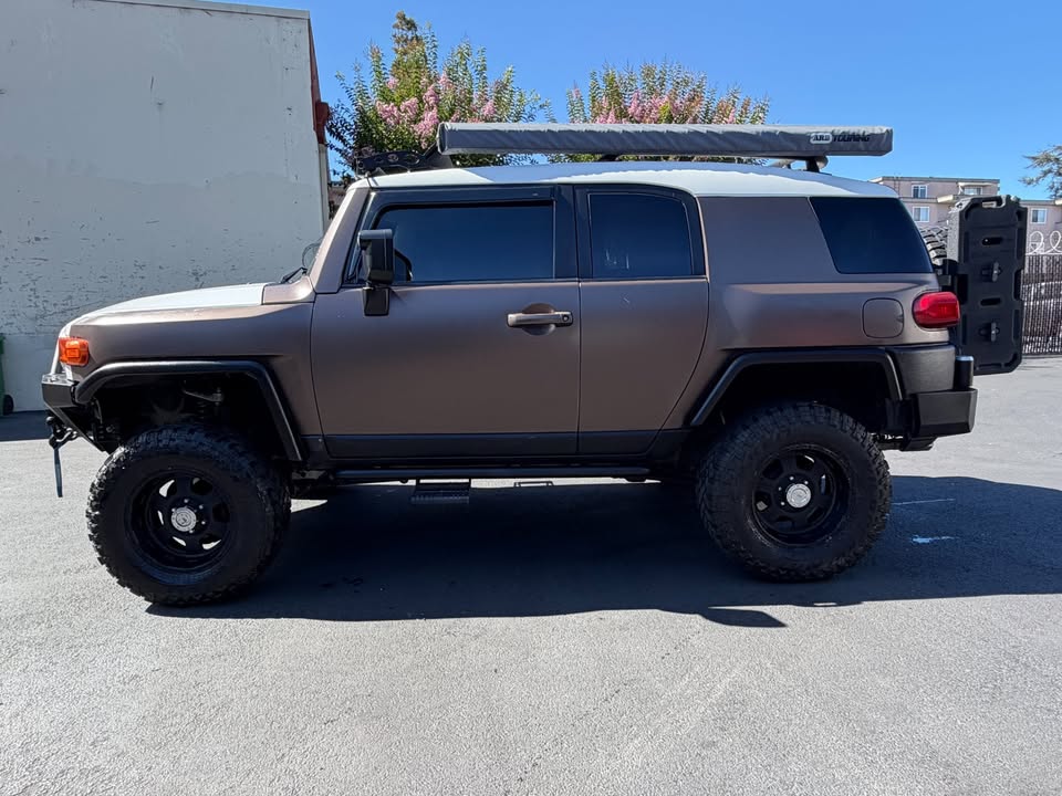 2007 Toyota FJ Cruiser in Danville, CA (photo 2) — photo 2