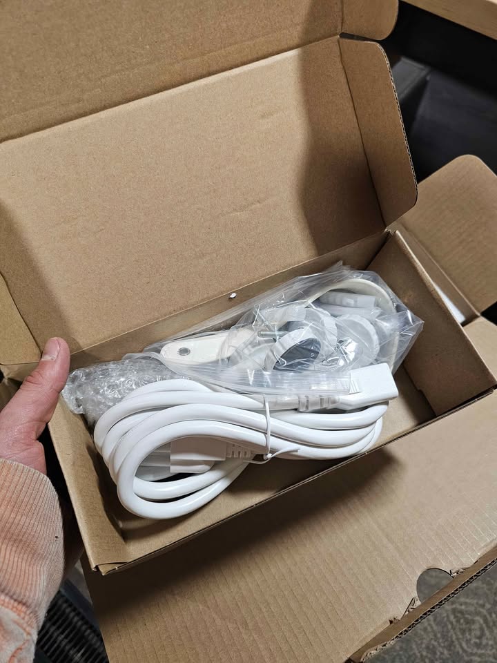 BLUETTI Fridge Power and BlueCell 200 Expansion - Fridge Backup Power - BRAND NEW in Longmont, CO (photo 5) — photo 5