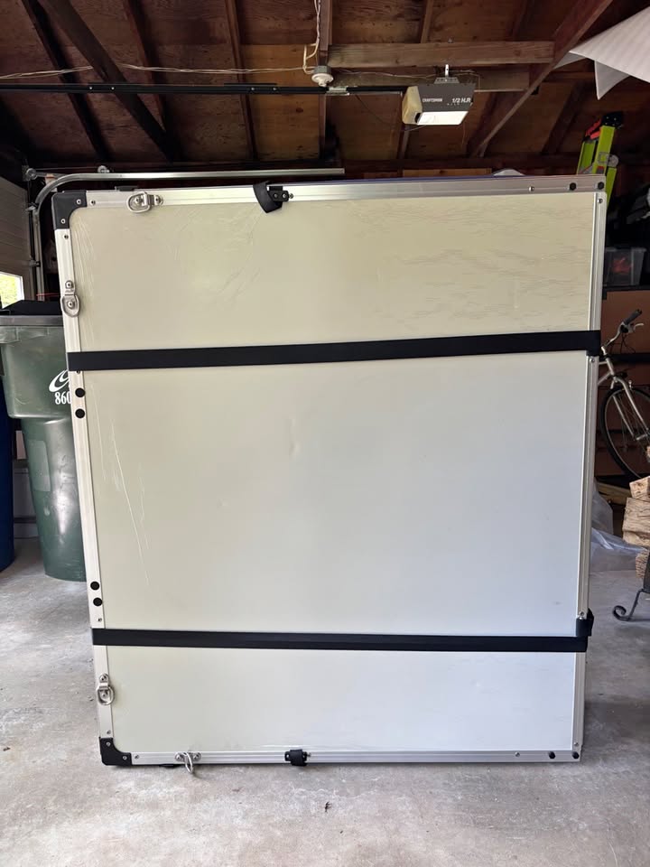 Thule Tepui Ayer 2 Rooftop Tent (photo 1) — photo 1