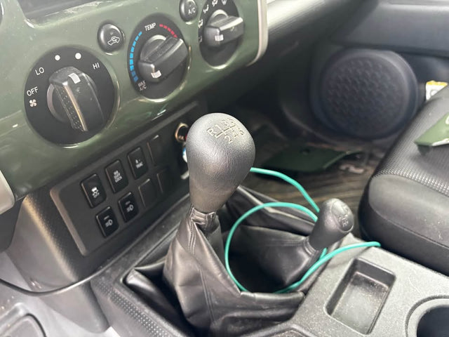 2014 Toyota FJ Cruiser · Sport Utility 2D — photo 2