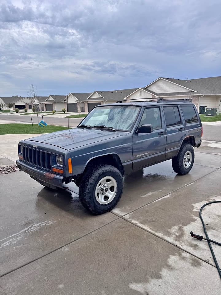 2001 Jeep Cherokee XJ in Wichita, KS (photo 1) — photo 1