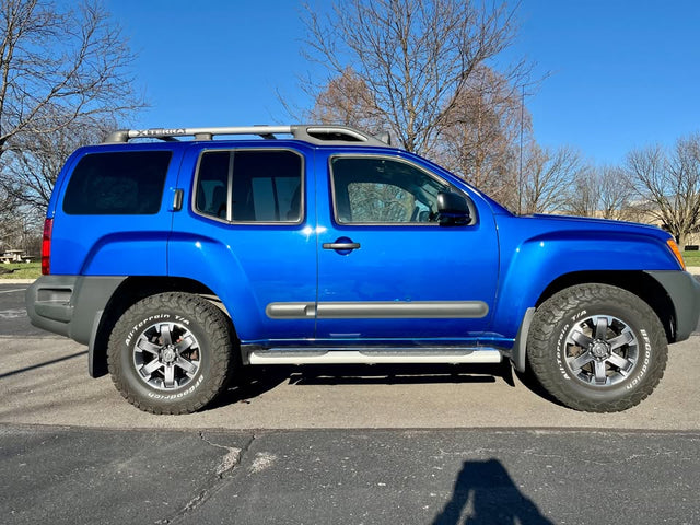 2015 Nissan Xterra — photo 2