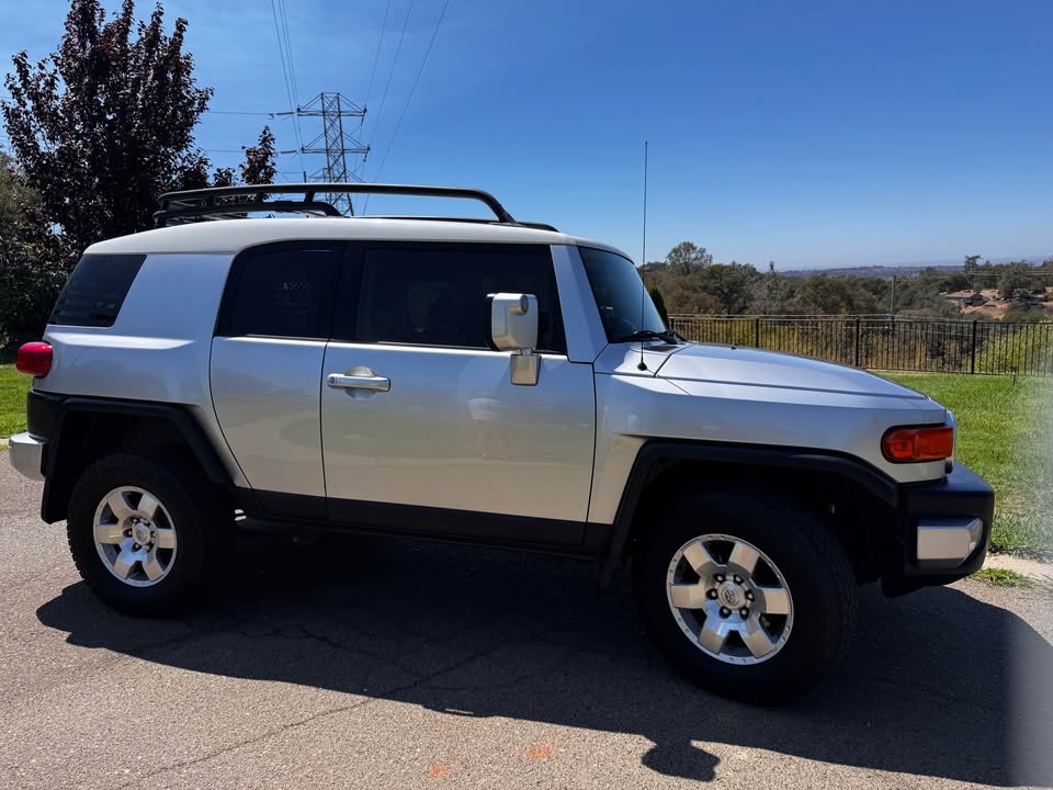 2007 Toyota FJ Cruiser 4WD in Auburn, CA (photo 3) — photo 3