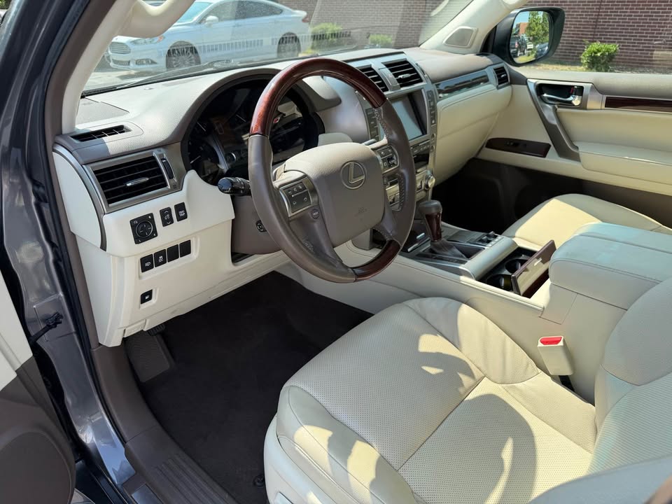 2018 Lexus GX · GX 460 Sport Utility 4D (photo 10) — photo 10