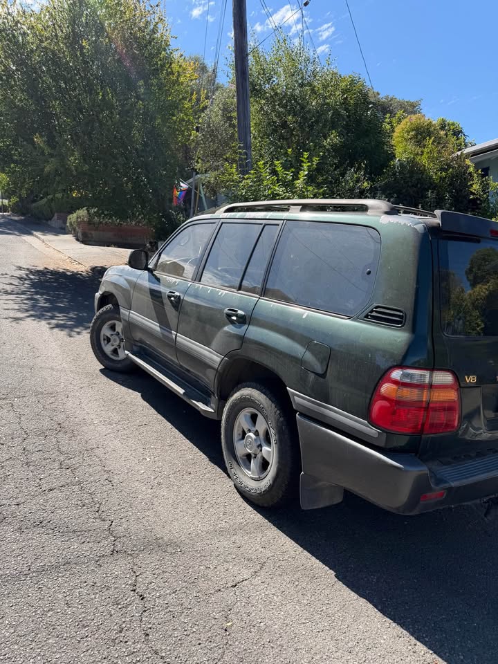 2000 Toyota Land Cruiser 4WD – 189k Miles – 2 Owner – Runs Great in Petaluma, CA (photo 3) — photo 3
