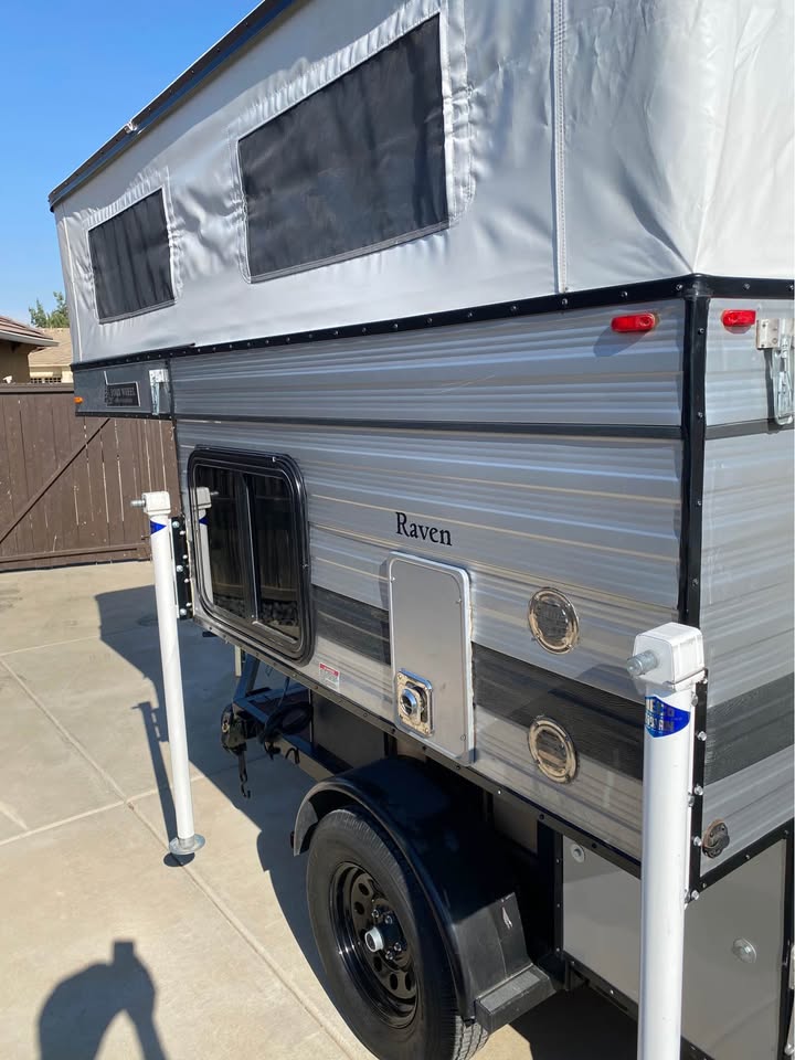 2022 Four Wheel Camper raven shell model (photo 7) — photo 7