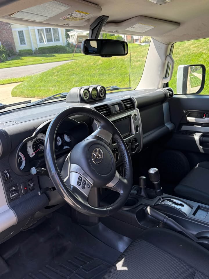 2010 Toyota FJ Cruiser in Avon-by-the-Sea, NJ (photo 5) — photo 5