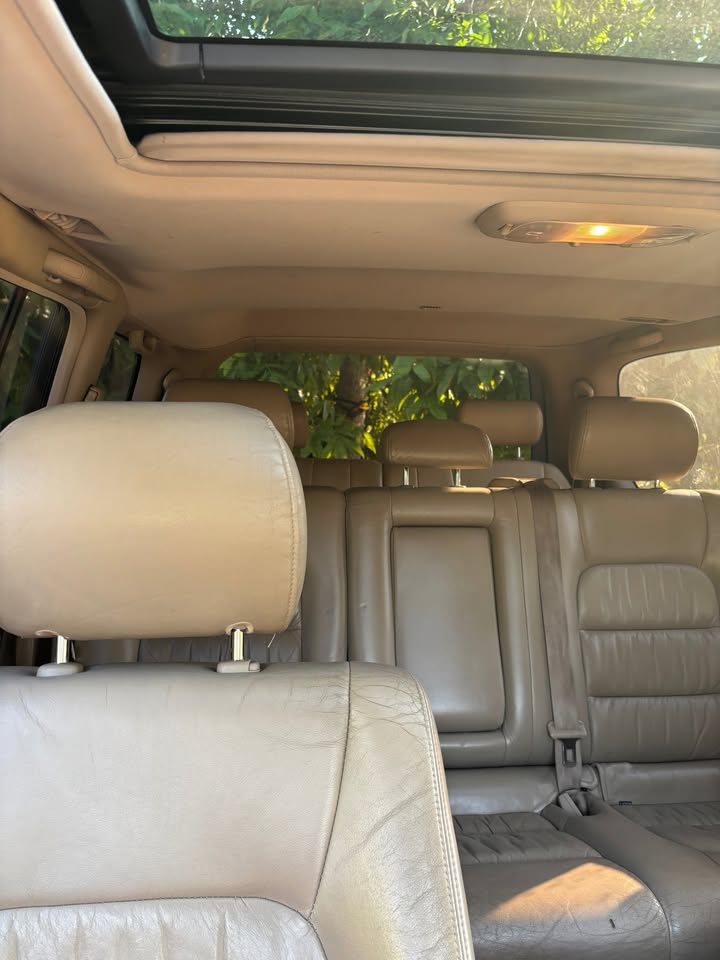 2002 Lexus LX470 (photo 7) — photo 7