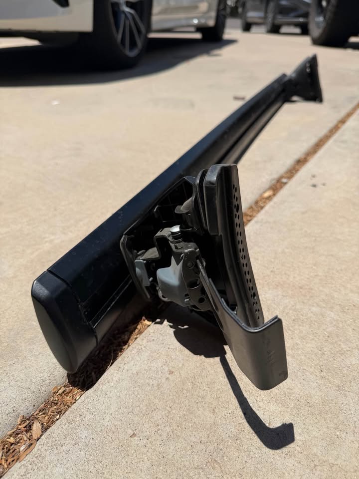 50 inch bar Yakima Roof Rack in Chandler, AZ (photo 2)