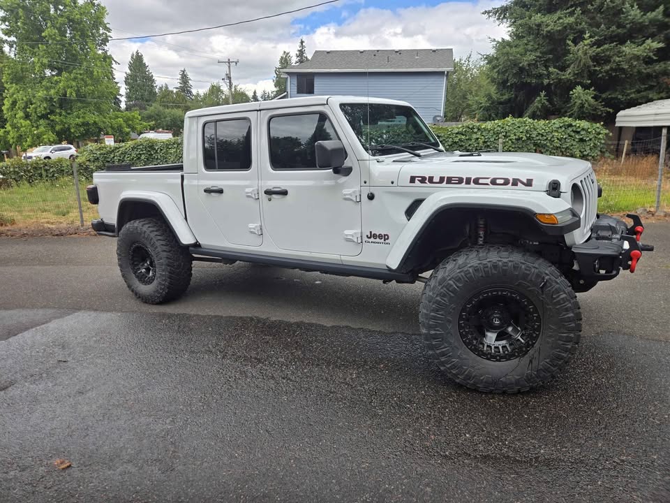2020 Jeep Gladiator · Rubicon Pickup 4D 5 ft in Eagle Creek, OR (photo 2)