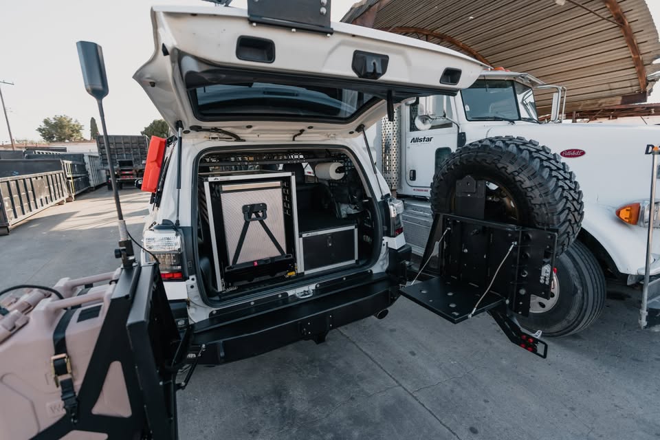 2016 Toyota 4Runner · Trail Premium Sport Utility 4D in Fountain Valley, CA (photo 8) — photo 8