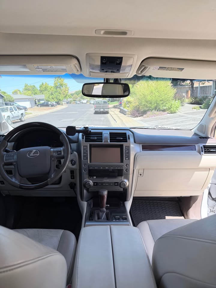 2019 Lexus GX · GX 460 Premium Sport Utility 4D in Concord, CA (photo 8) — photo 8