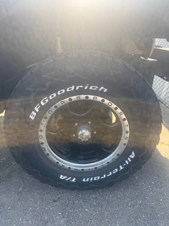 Wheels and tires (5) off Jeep Wrangler in Spokane Valley, WA (photo 4)