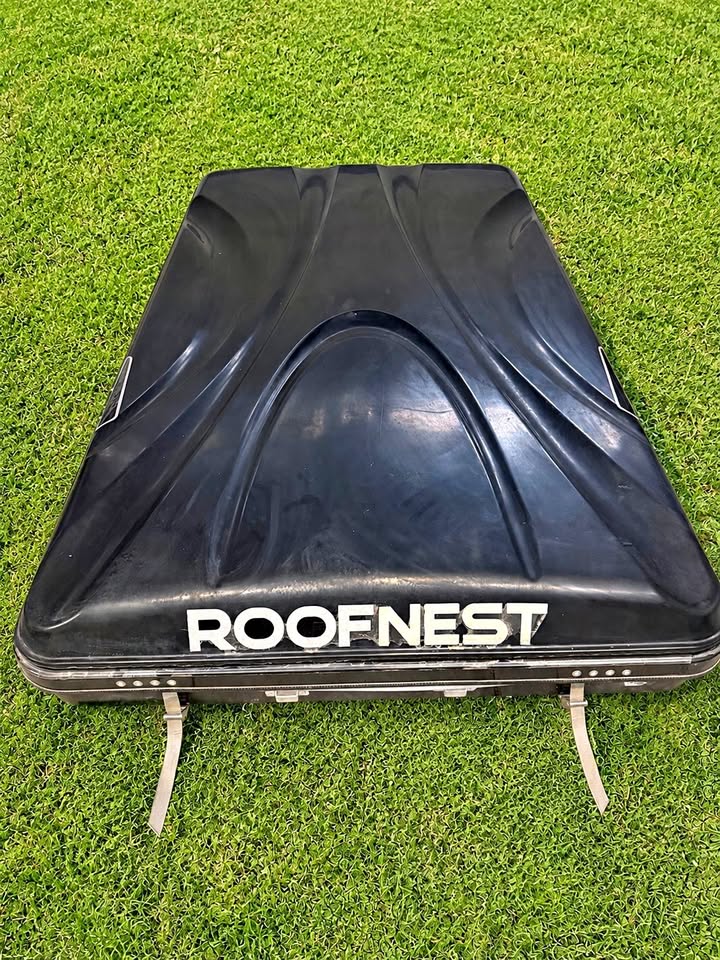 Roofnest Sparrow Hard Shell Rooftop Tent – Excellent Condition in El Dorado Hills, CA (photo 1) — photo 1