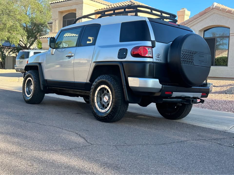 2007 Toyota FJ Cruiser · Sport Utility 2D in Scottsdale, AZ (photo 11) — photo 11