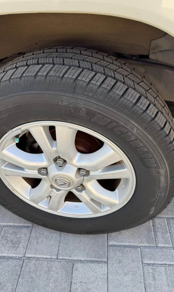 2004 Lexus LX (photo 8) — photo 8