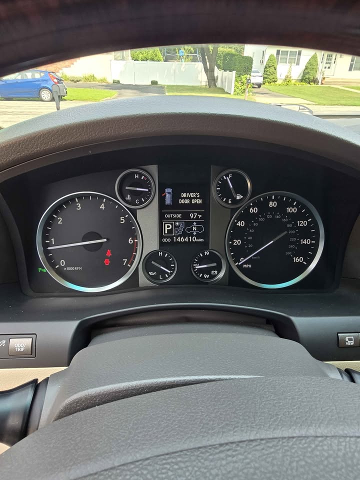 2013 Lexus LX · LX 570 Sport Utility 4D in Shirley, NY (photo 5) — photo 5