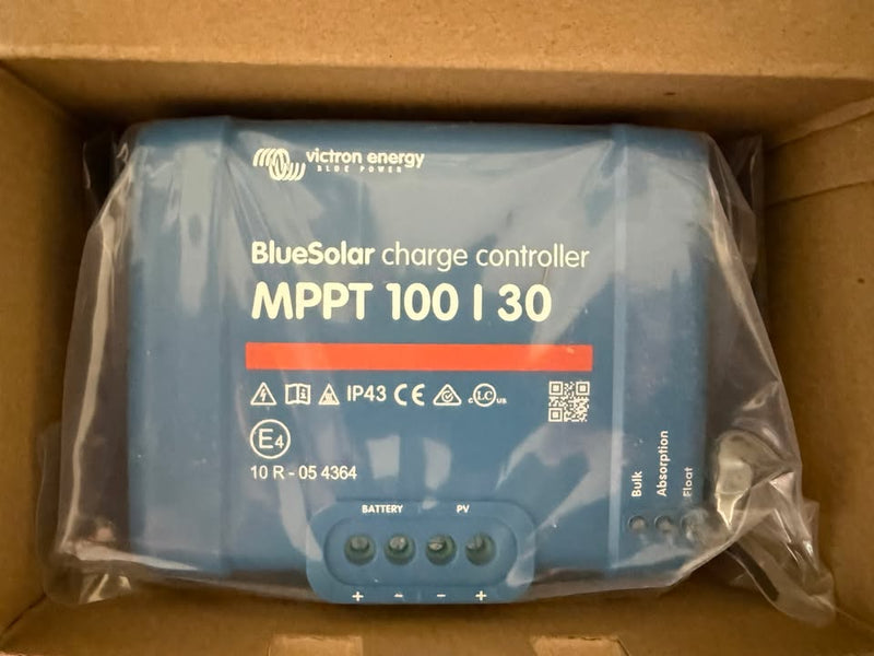 Victron BlueSolar 100/30 MPPT Charge Controller (photo 2) — photo 2