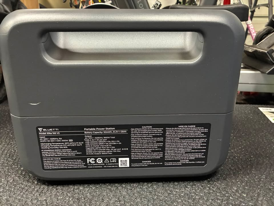 Like New Bluetti Elite 100 V2 in Junction City, OR (photo 3)