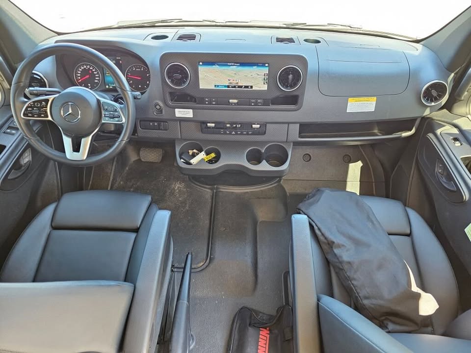 Used Class B Diesel - 2025 Winnebago Revel 44E LOTS OF UPGRADES in Kent, WA (photo 10) — photo 10