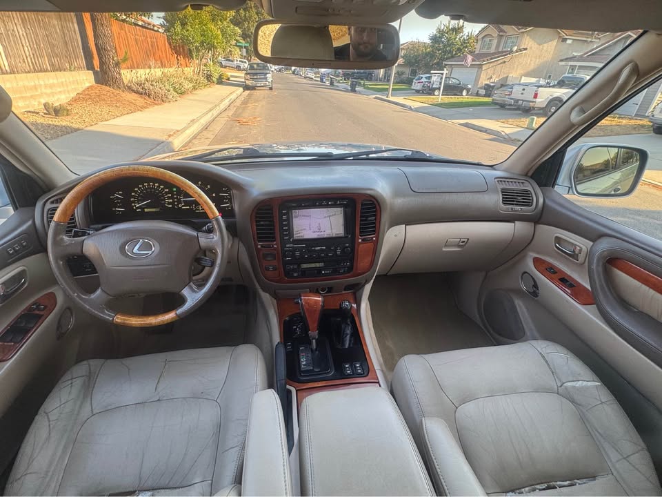 2001 Lexus LX · LX 470 Sport Utility 4D (photo 10) — photo 10