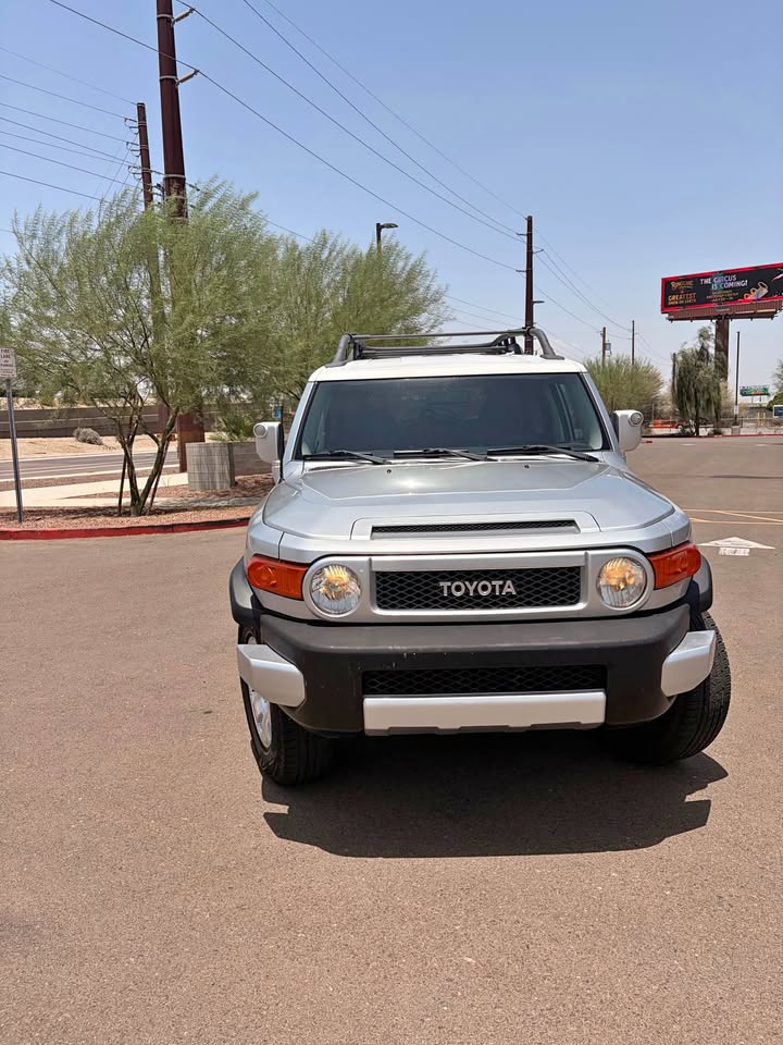 2007 Toyota FJ Cruiser · Sport Utility 2D (photo 1) — photo 1