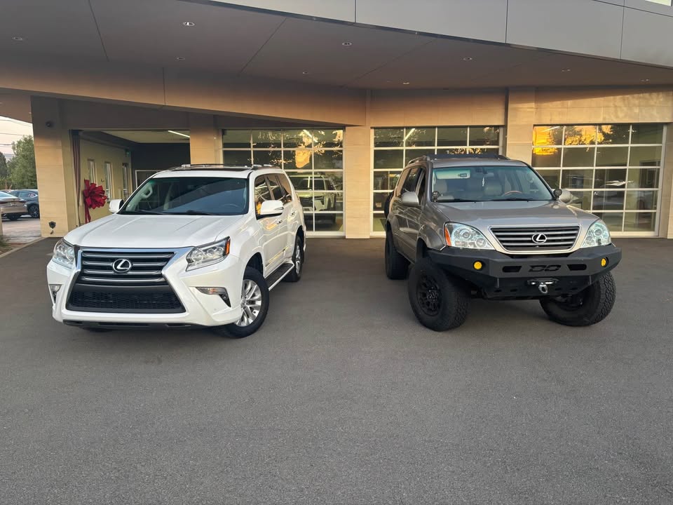 2004 Lexus GX · GX 470 Sport Utility 4D (photo 4) — photo 4