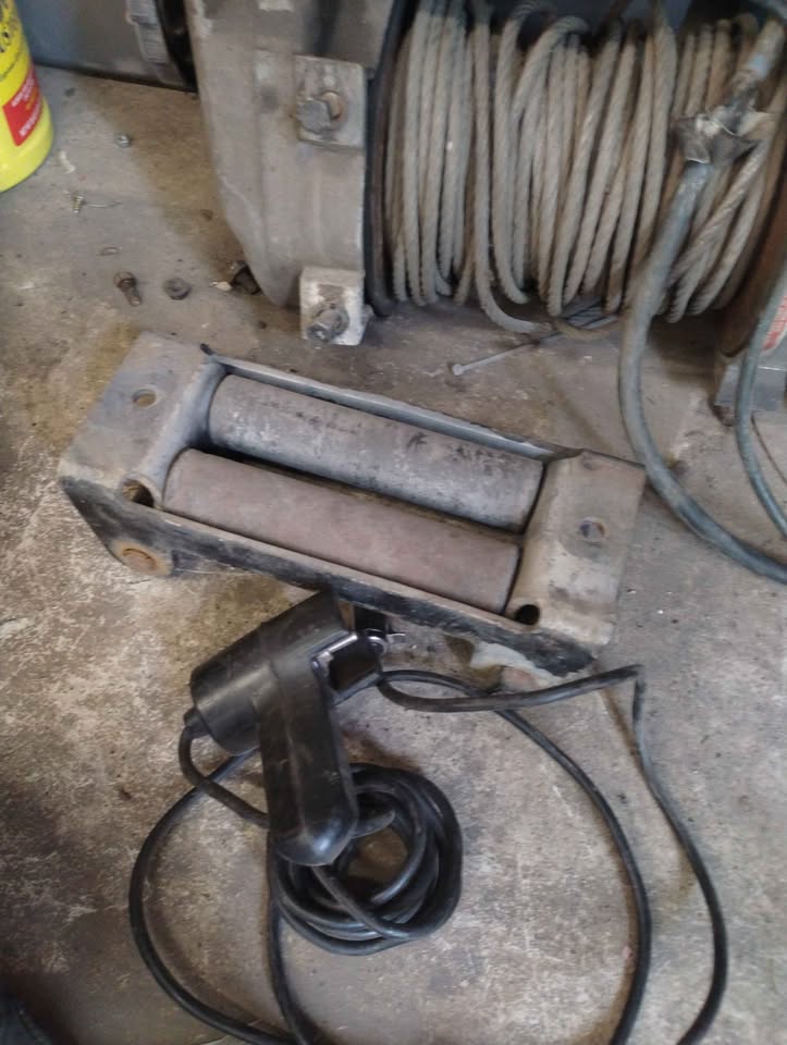Warn 8274 winch in Spirit Lake, ID (photo 3) — photo 3
