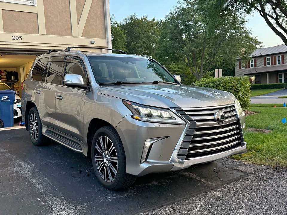 2020 Lexus LX · LX 570 Sport Utility 4D in Schaumburg, IL (photo 1)