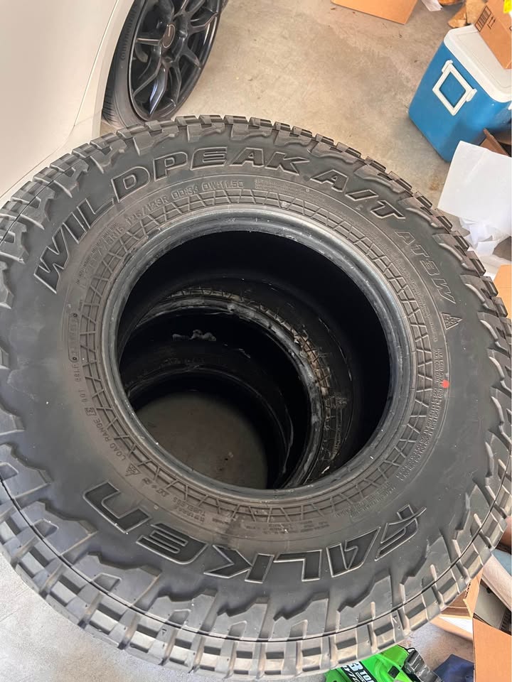 Falken Wildpeak 285/75/R18 (set of 4) in Bountiful, UT (photo 3)