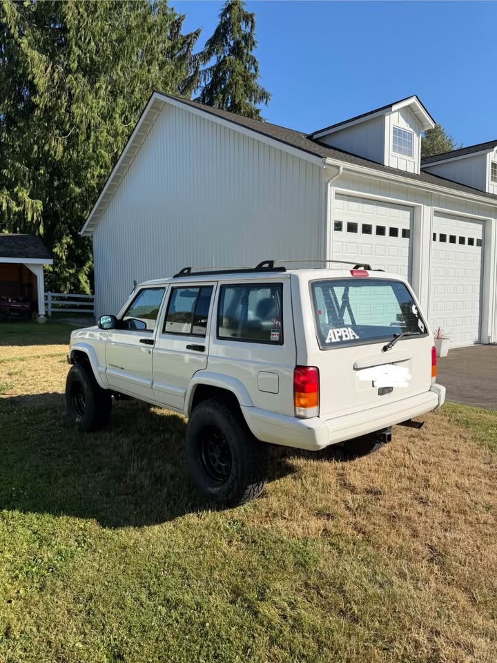 2001 Jeep Cherokee · Limited Sport Utility 4D in Snohomish, WA (photo 4)