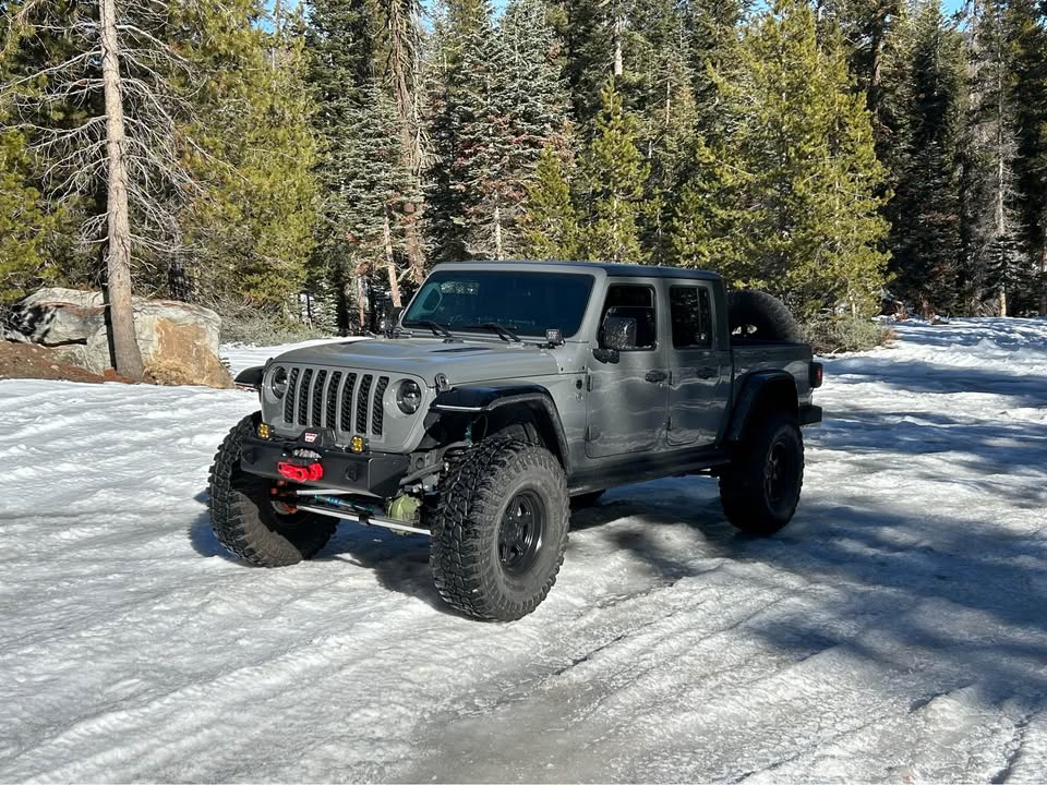 2020 Jeep Gladiator · Sport S Pickup 4D 5 ft in Fresno, CA (photo 4) — photo 4