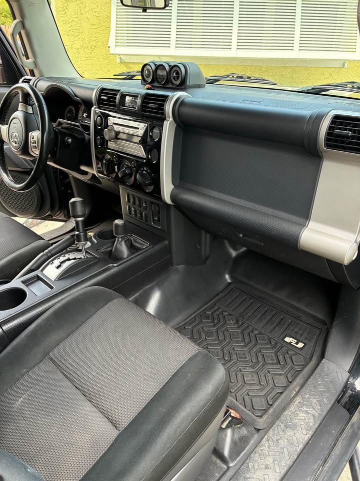 2008 Toyota FJ Cruiser in West Palm Beach, FL (photo 6) — photo 6