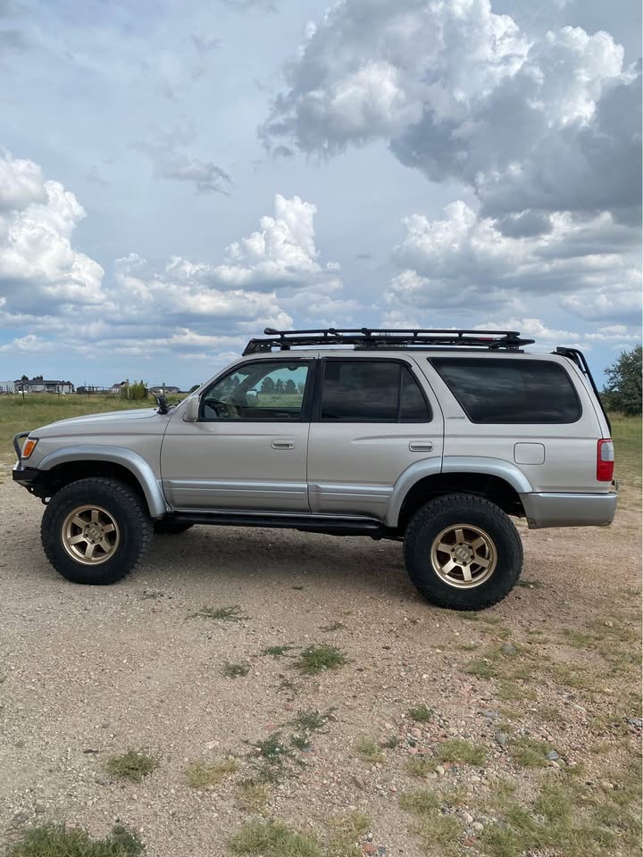 2000 Toyota 4Runner · Limited Sport Utility 4D in Colorado Springs, CO (photo 4) — photo 4