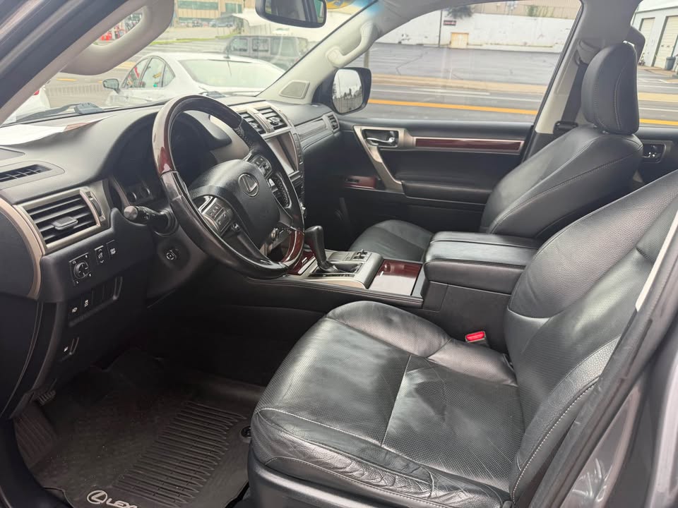 2019 Lexus GX · GX 460 Premium Sport Utility 4D (photo 7) — photo 7