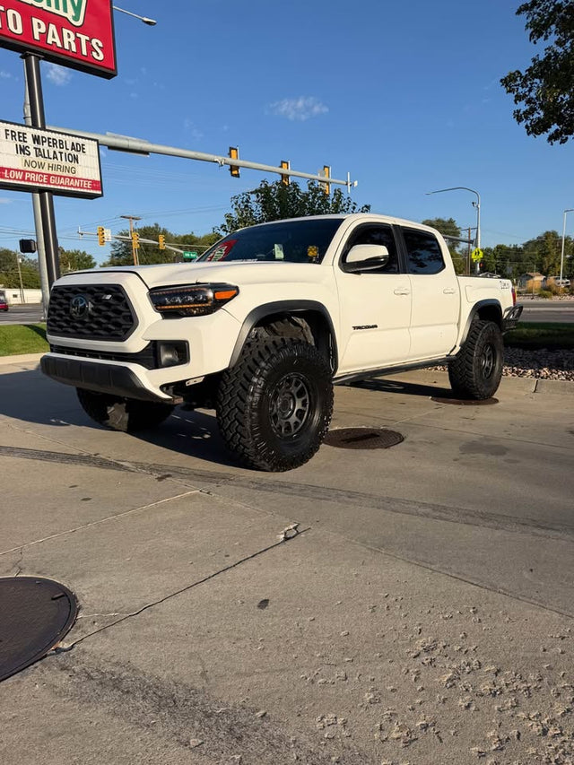 2017 Toyota Tacoma Double Cab · TRD Off-Road Pickup 4D 5 ft — photo 2