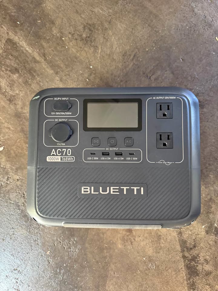 BLUETTI AC70 Portable Power Station 768Wh 1000W LFP Battery Solar Generator in Burbank, CA (photo 1)