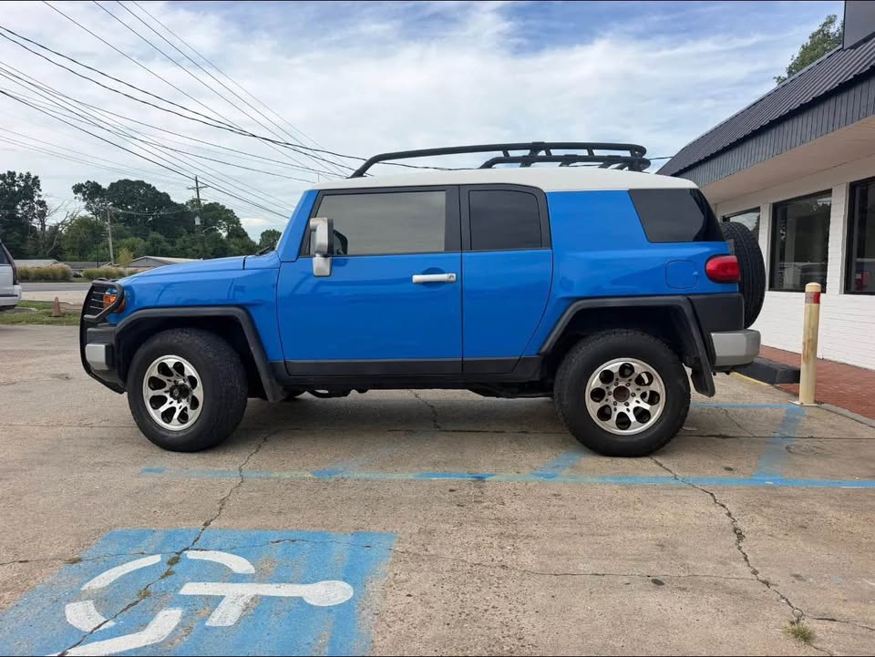 2007 Toyota FJ Cruiser · Sport Utility 2D in Lafayette, LA (photo 4) — photo 4